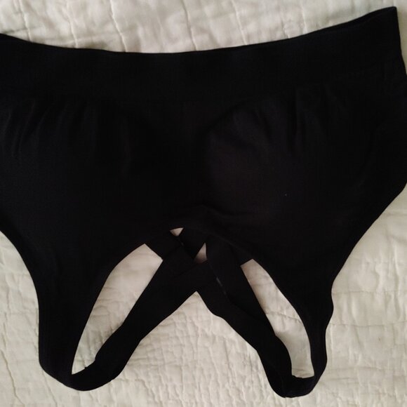 FITTIN Padded Sports Bras*3 Pack*BNWT-*Adjustable Straps*CrossBack*XL - Picture 2 of 8